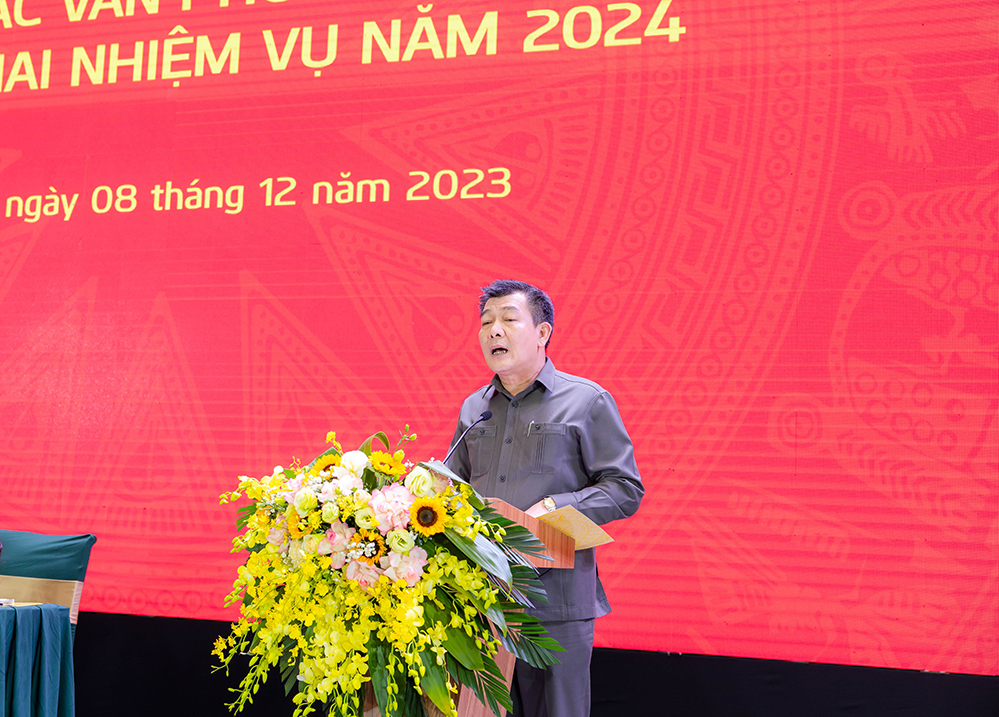 Đồng chí Nguyễn Đức Phong, Phó Bí thư Thường trực Đảng uỷ Khối Doanh nghiệp Trung ương phát biểu tại Hội nghị.