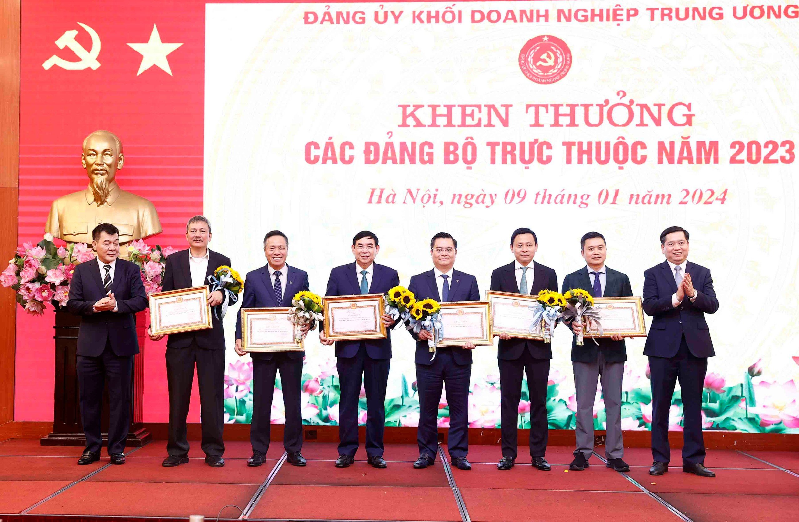 Đảng uỷ Khối Doanh nghiệp Trung ương tặng Bằng khen cho 06 đảng bộ trực thuộc đạt tiêu chuẩn “hoàn thành xuất sắc nhiệm vụ” tiêu biểu năm 2023.