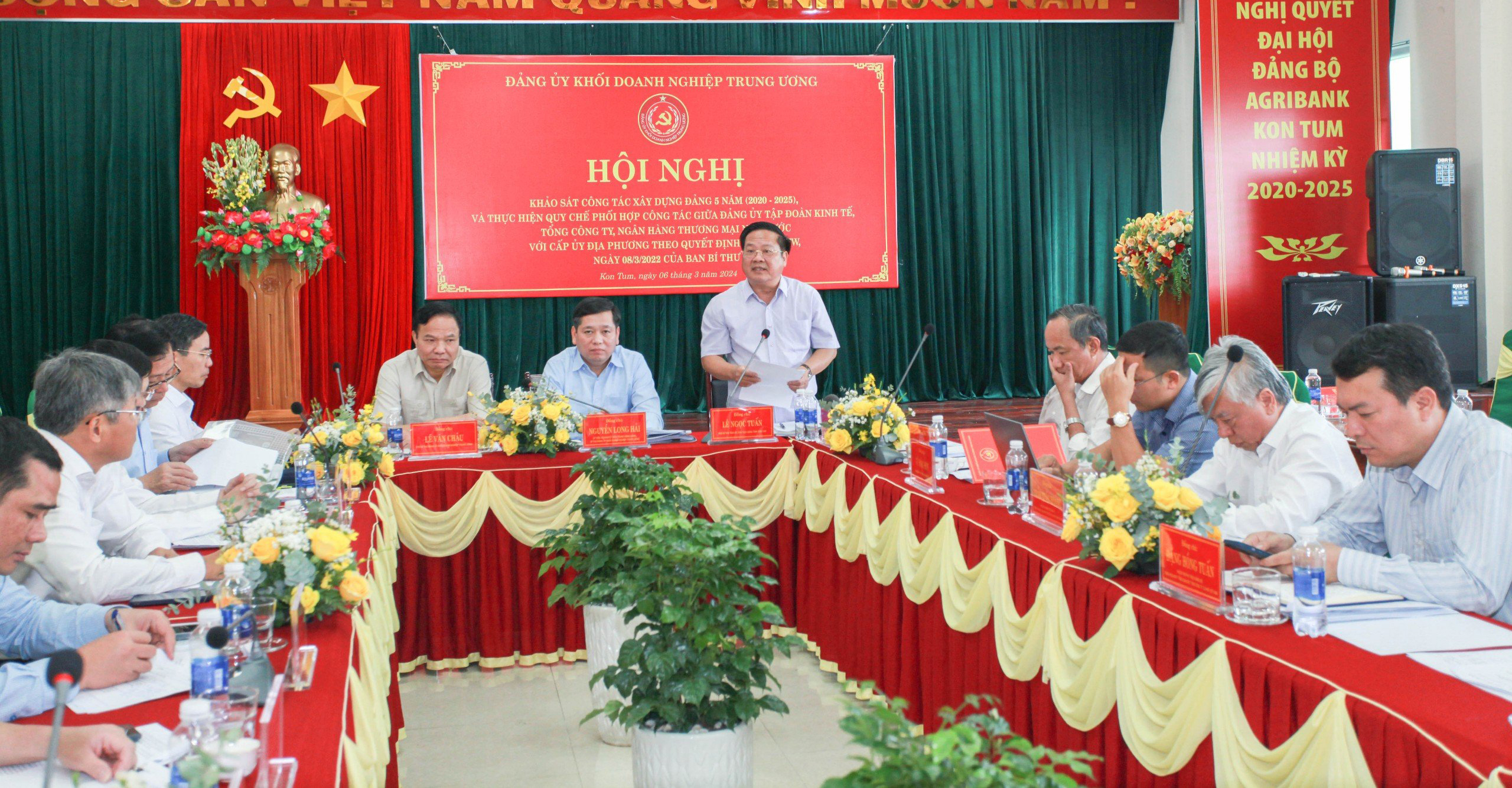 Chủ tịch UBND tỉnh Kon Tum Lê Ngọc Tuấn phát biểu tại Hội nghị.