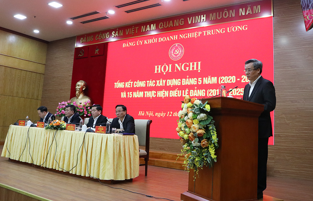 Đồng chí Nguyễn Quang Dương - Ủy viên Trung ương Đảng, Phó Trưởng Ban Tổ chức Trung ương, Phó Trưởng Tiểu ban Điều lệ Đảng Đại hội XIV phát biểu tại Hội nghị.
