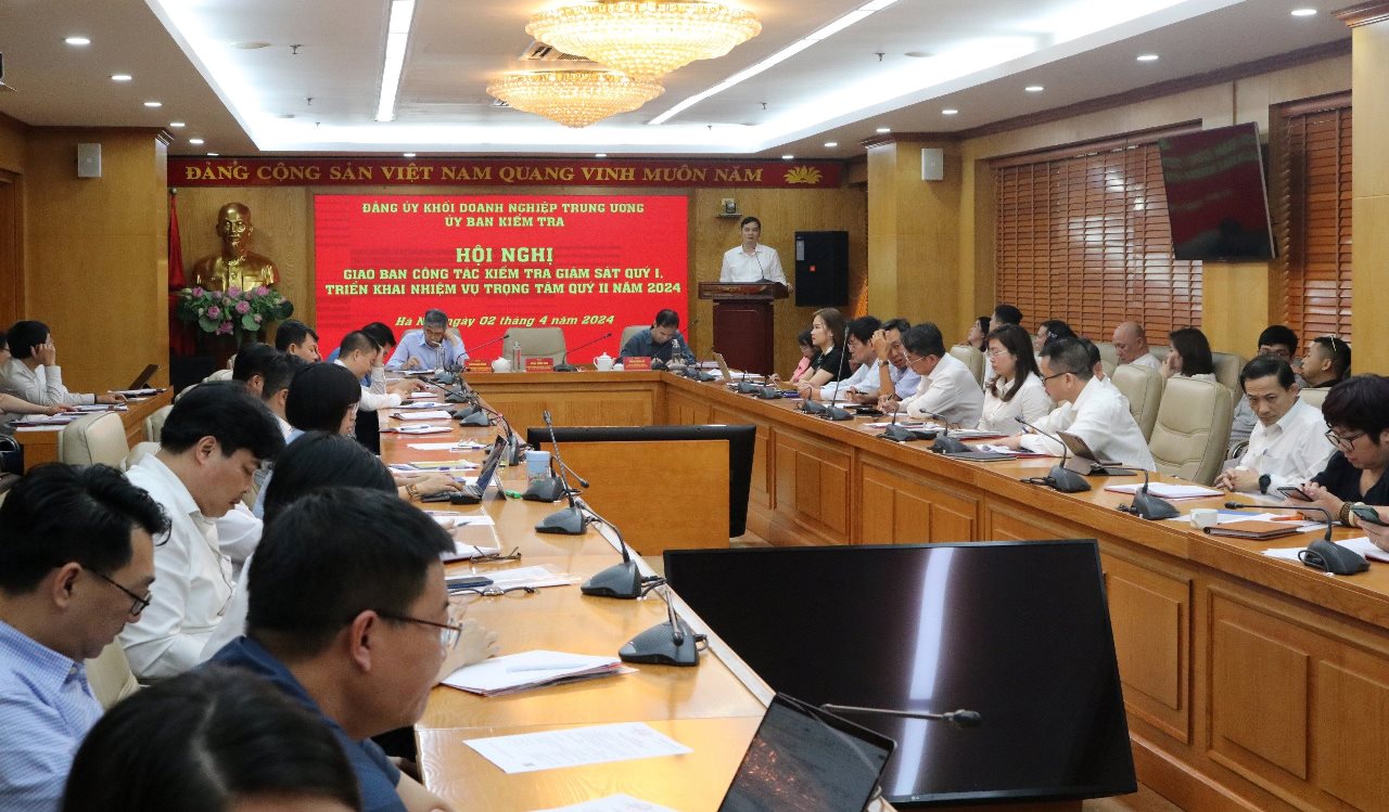 Đồng chí Phan Công Nam, Chủ nhiệm Ủy ban kiểm tra Đảng ủy Khối Doanh nghiệp Trung ương phát biểu tại Hội nghị. 