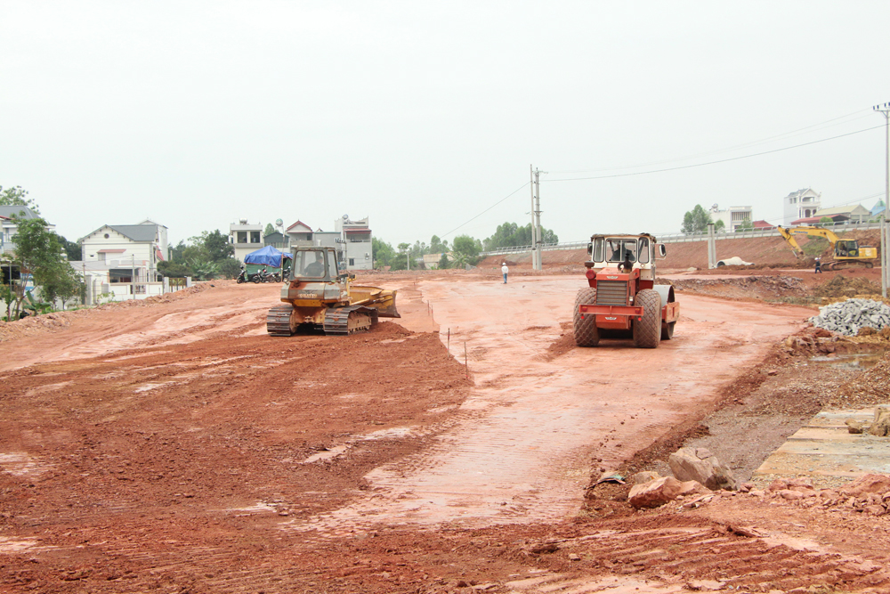 Nhà thầu đẩy nhanh tiến độ thi công nút giao liên thông thị trấn Vôi với cao tốc Bắc Giang - Lạng Sơn.