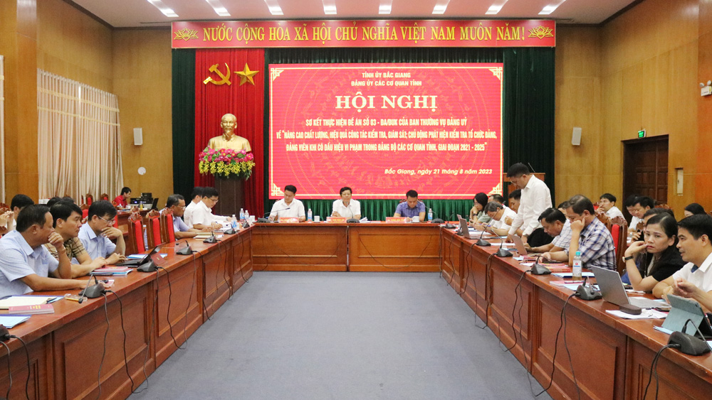 Các đại biểu dự hội nghị.