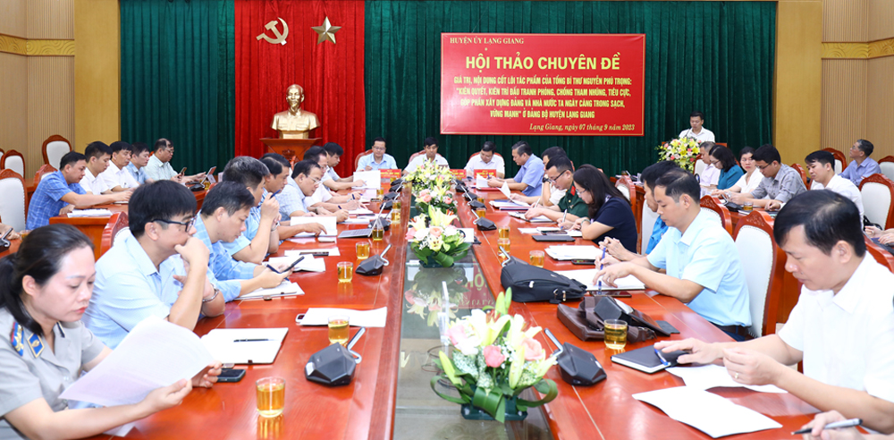 Huyện ủy Lạng Giang tổ chức hội thảo chuyên đề tác phẩm của Tổng Bí thư Nguyễn Phú Trọng về phòng, chống tham nhũng, tiêu cực.     Ảnh: Quốc Trường.
