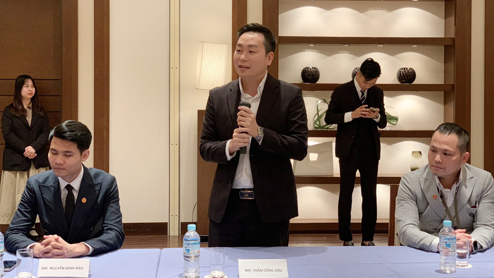 Đại diện Hội đồng hương Bắc Giang tại Nhật Bản phát biểu tại buổi gặp mặt.