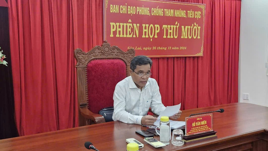 bi-thu-tinh-uy-ho-van-nien-chu-tri-phien-hop.jpg