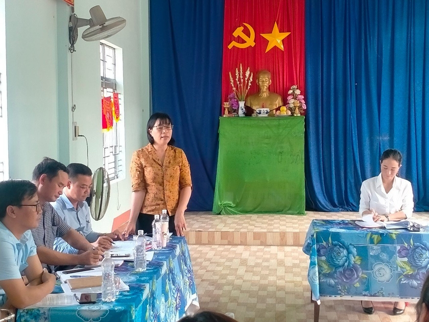 Phó Chủ tịch UBND tỉnh Nguyễn Thị Thanh Lịch phát biểu tại buổi sinh hoạt thường kỳ của Chi bộ thôn Thắng Lợi 3. Ảnh: Lê Tám