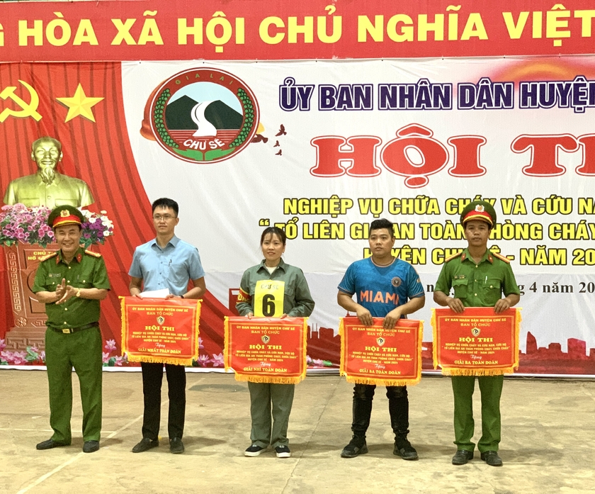 Sau các phần thi, Ban tổ chức đã trao giải nhất toàn đoàn cho đội thị trấn Chư Sê; giải nhì cho đội xã Ia Hlốp; đồng giải ba cho đội xã Ia Blang và xã Hbông.