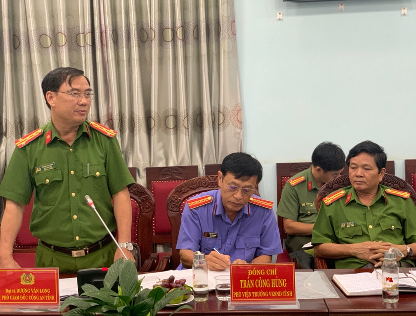 Đại tá Dương Văn Long-Phó Giám đốc Công an tỉnh phát biểu tại buổi giám sát. Ảnh: R.H
