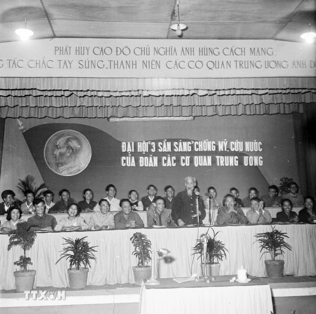 ttxvn_chu_tich_ho_chi_minh_ra_loi_keu_goi_thi_dua_ai_quoc_0906-2.jpg