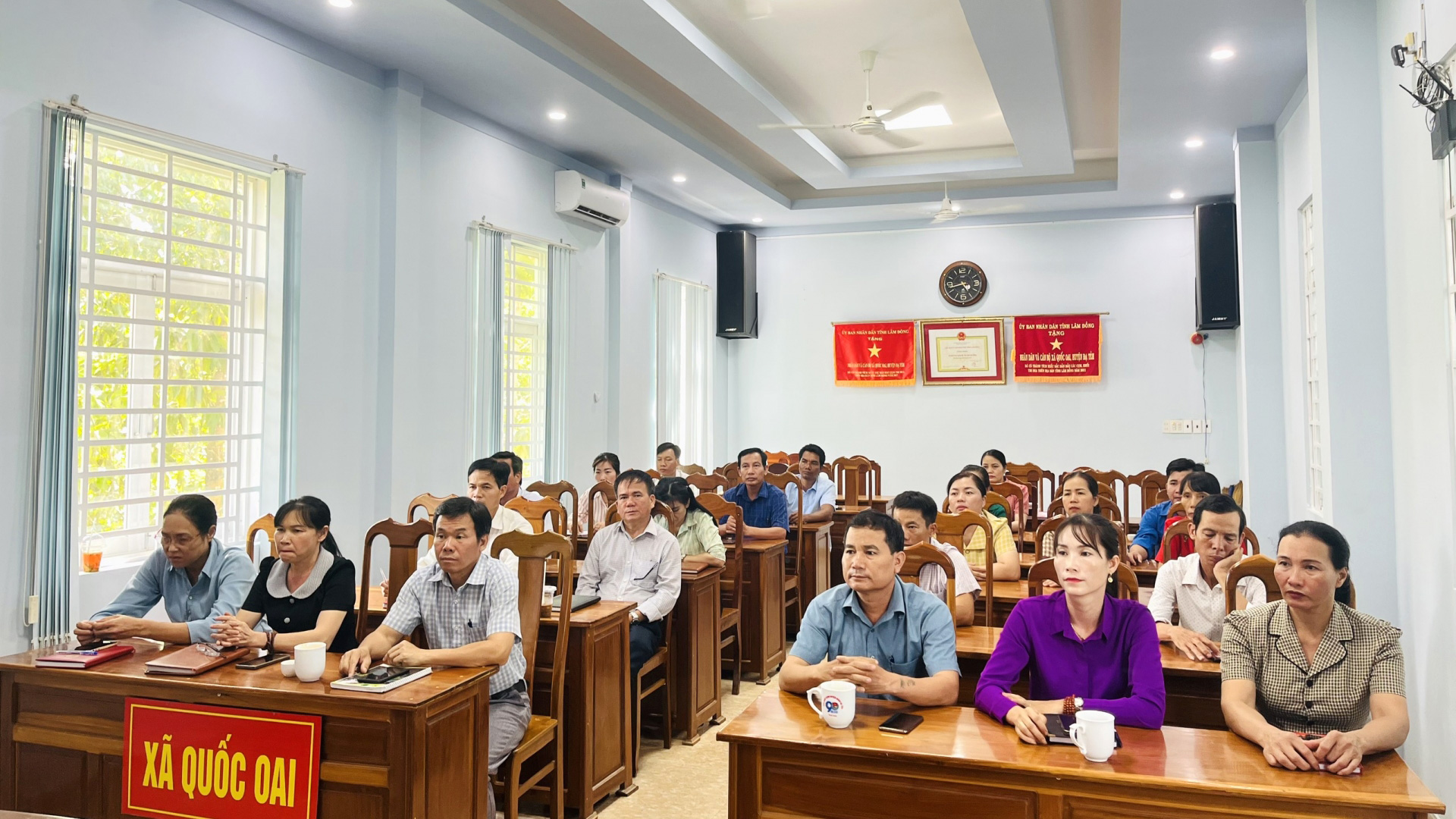 Các đại biểu tham gia Hội nghị tại điểm cầu xã Quốc Oai, huyện Đạ Tẻh