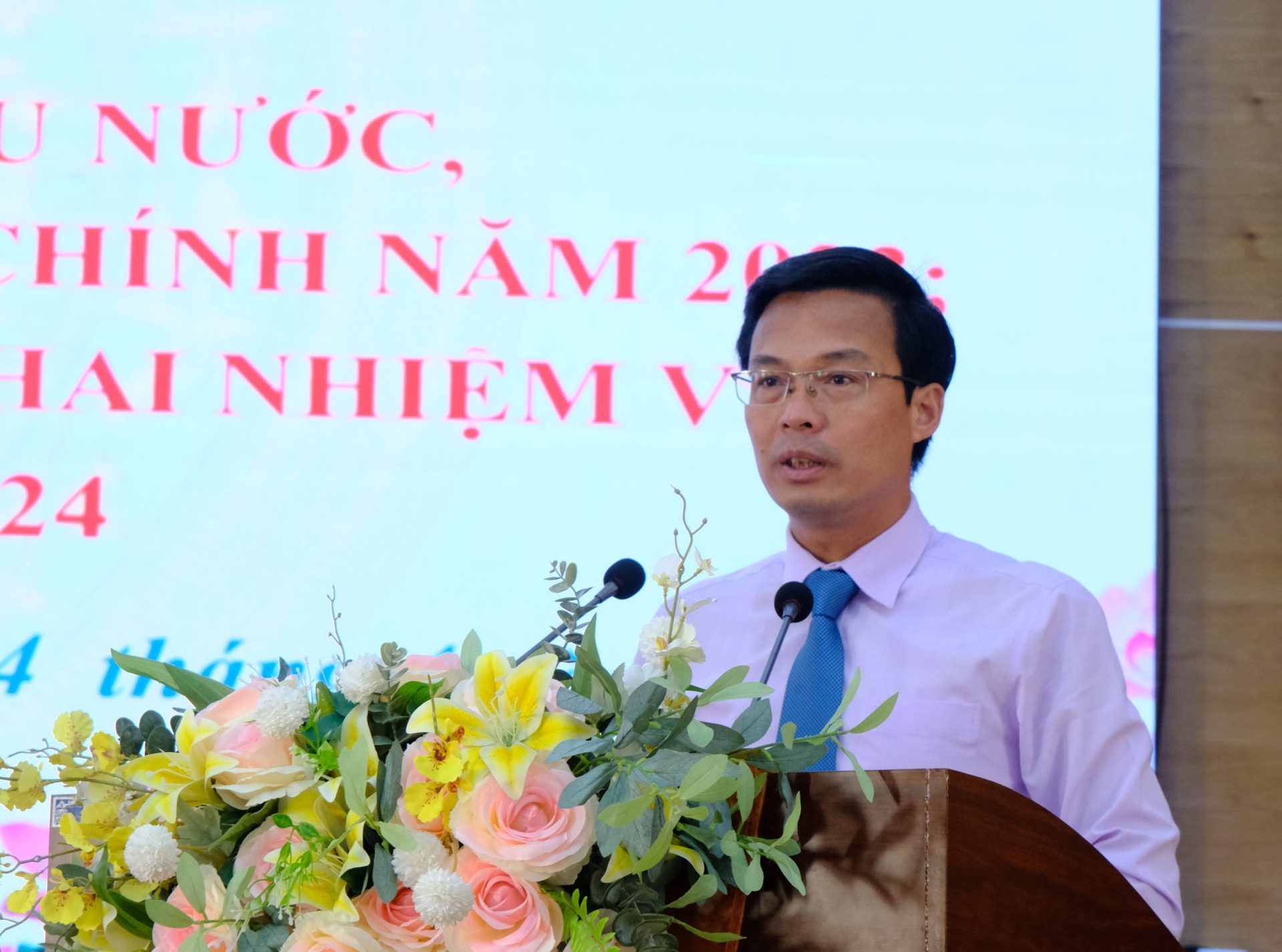 đồng chí Đinh Văn Tuấn - Bí thư Huyện ủy, Chủ tịch HĐND huyện;