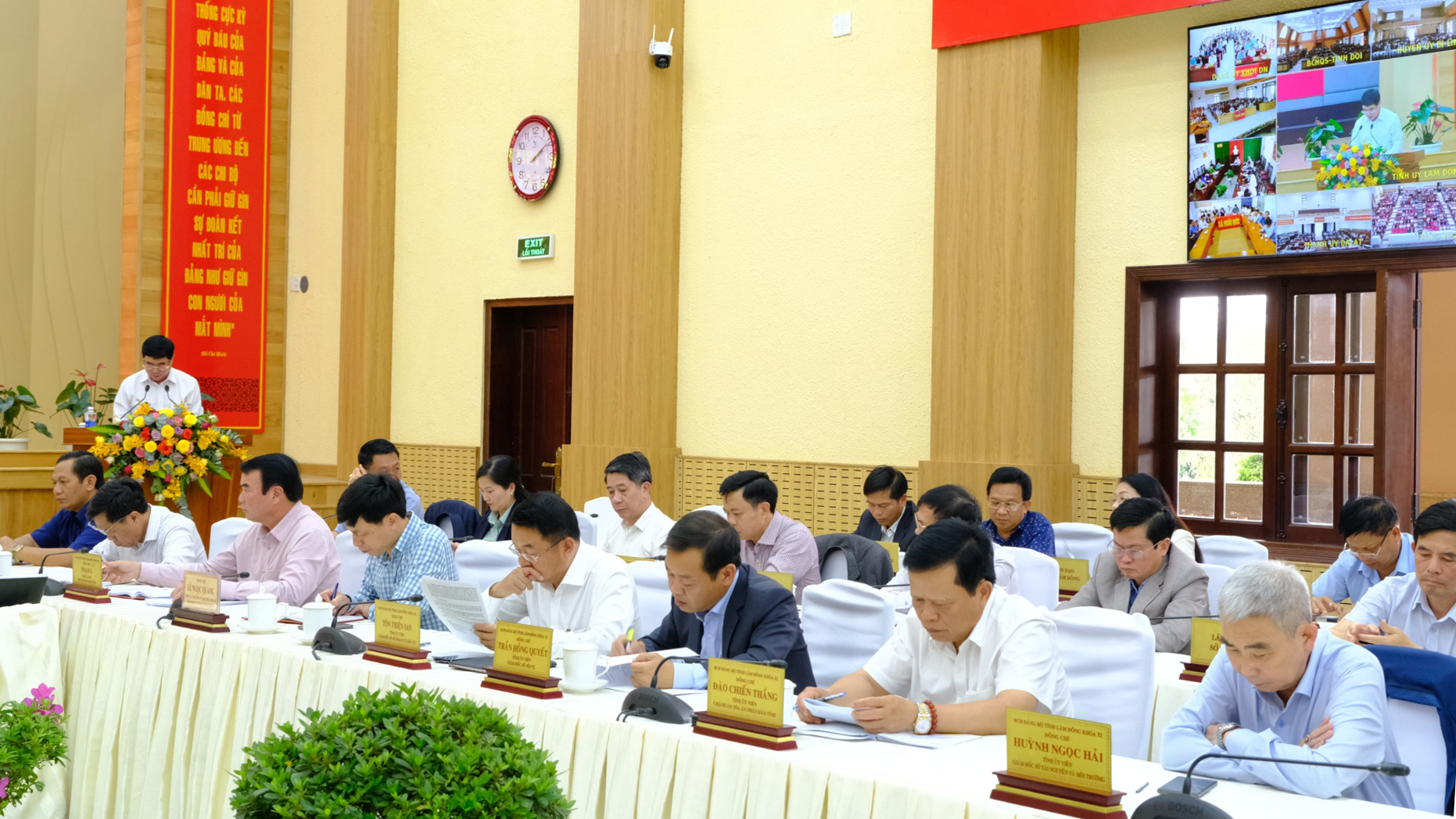 Các đại biểu tham dự Hội nghị ở Hội trường Tỉnh ủy