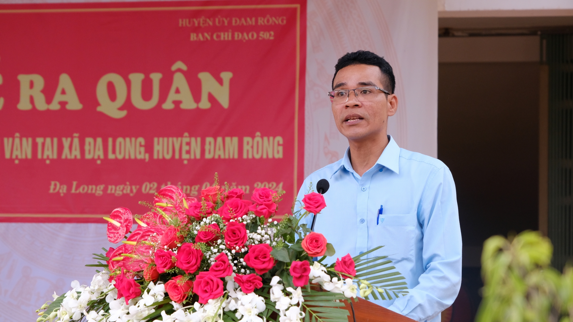 Đồng chí Lơ Mu Ha Poh - Bí thư Đảng ủy xã Đạ Long phát biểu cảm ơn Ban Chỉ đạo 502