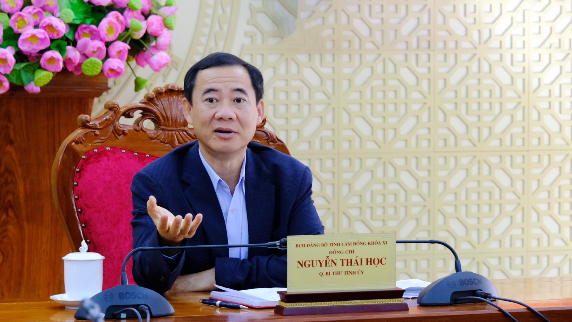 Đồng chí Quyền Bí thư Tỉnh ủy Nguyễn Thái Học chủ trì Hội nghị