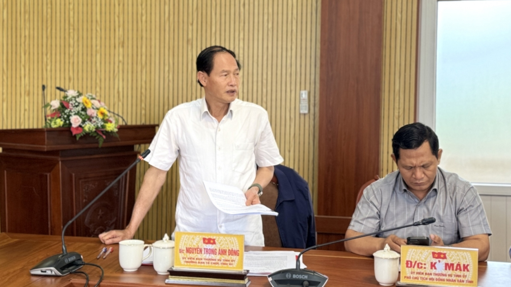 Đồng chí Nguyễn Trọng Ánh Đông -  Trưởng Ban Tổ chức Tỉnh ủy phát biểu tại buổi làm việc