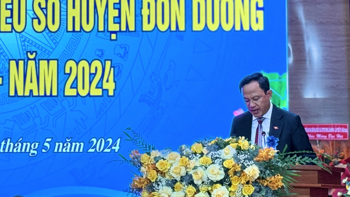 Đồng chí Trương Văn Tùng - Bí thư Huyện ủy Đơn Dương phát biểu tại Đại hội 