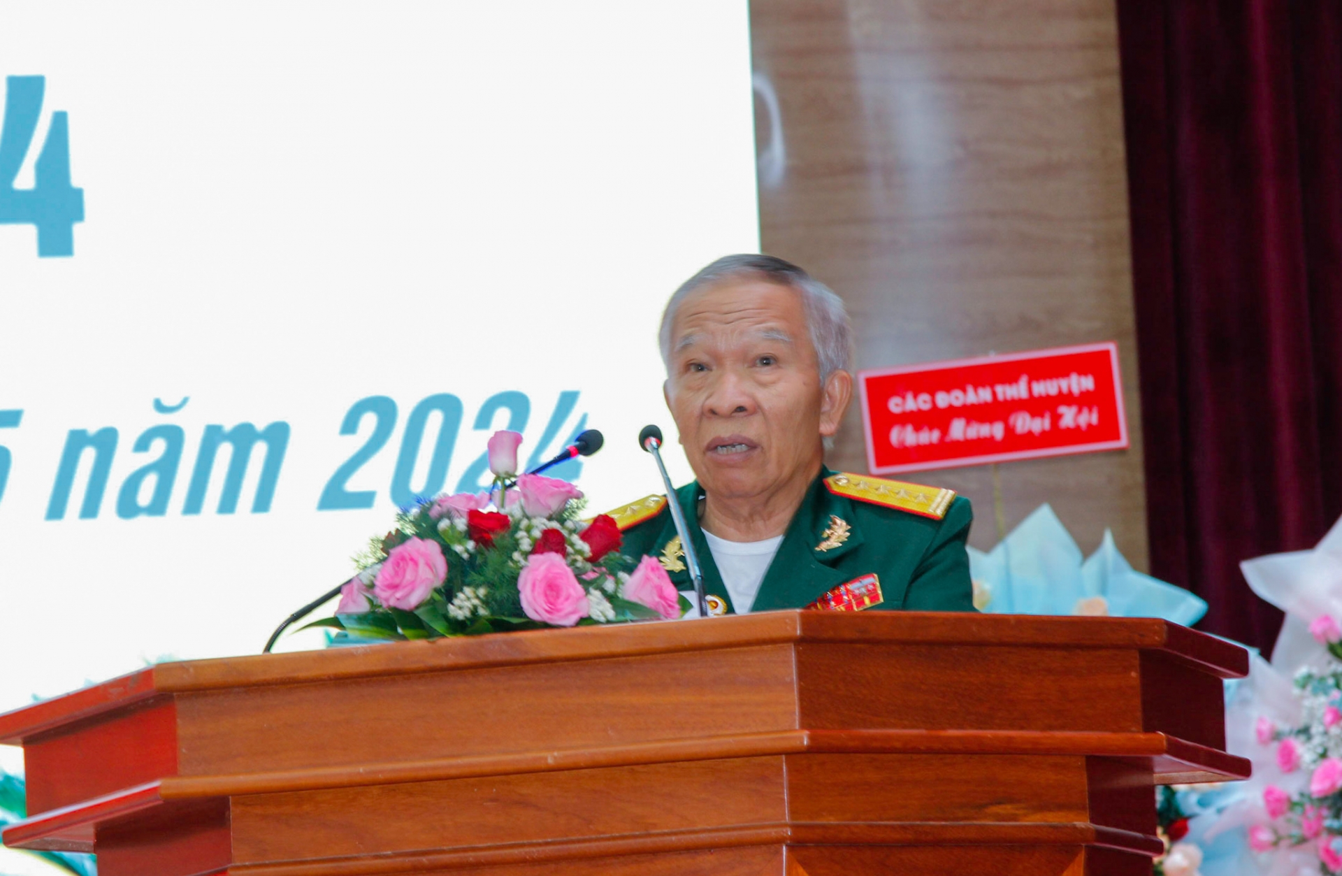  Đồng chí Vũ Công Tiến - Chủ tịch Hội CCB tỉnh phát biểu chỉ đạo tại Đại hội 