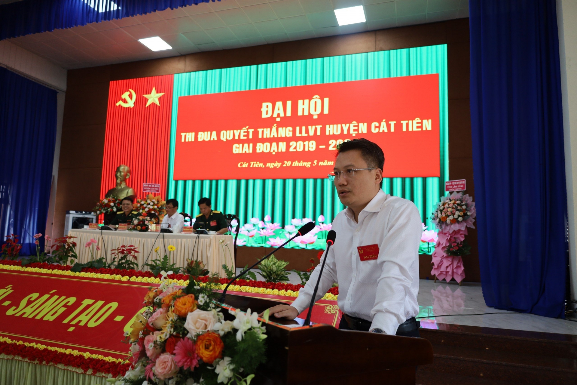 Đồng chí Nguyễn Tiến Dũng - Bí thư Huyện ủy Cát Tiên phát biểu tại Đại hội. 