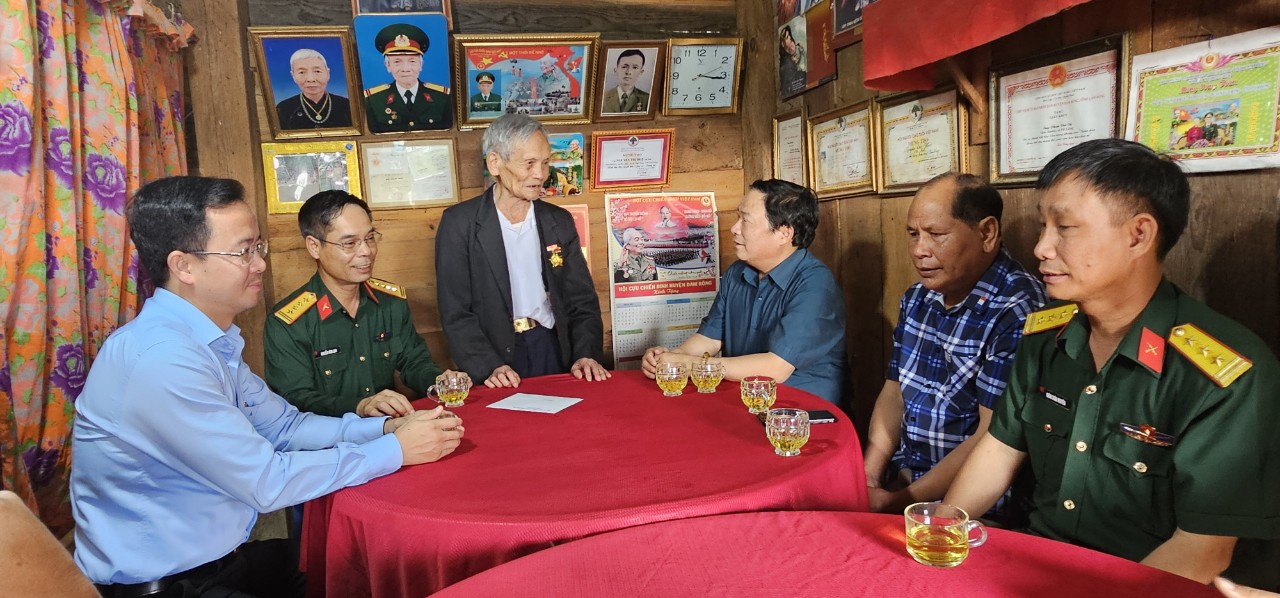 Ông Phạm Văn Dỹ bày tỏ sự biết ơn sâu sắc của Đảng, Nhà nước, chính quyền các cấp đã quan tâm đến chiến sĩ Điện Biên