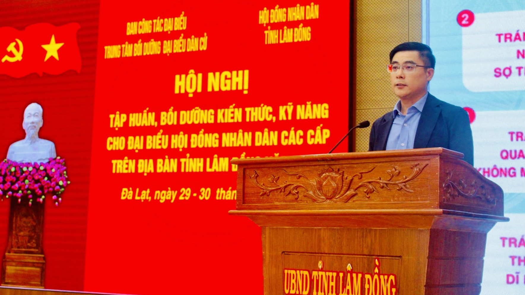 Phó Chủ tịch HĐND tỉnh Lâm Đồng Nguyễn Khắc Bình phát biểu tại hội nghị tập huấn