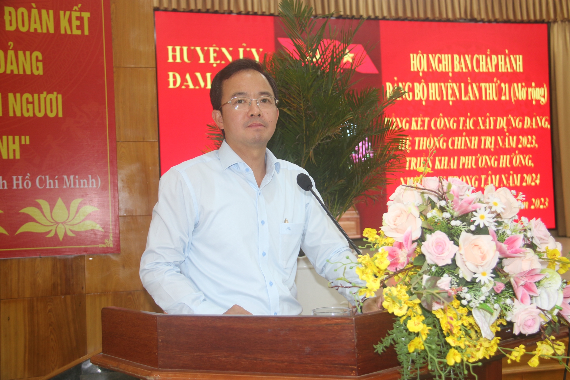 Đồng chí Nguyễn Văn Lộc – Bí thư Huyện ủy, Chủ tịch HĐND huyện phát biểu kết luận Hội nghị