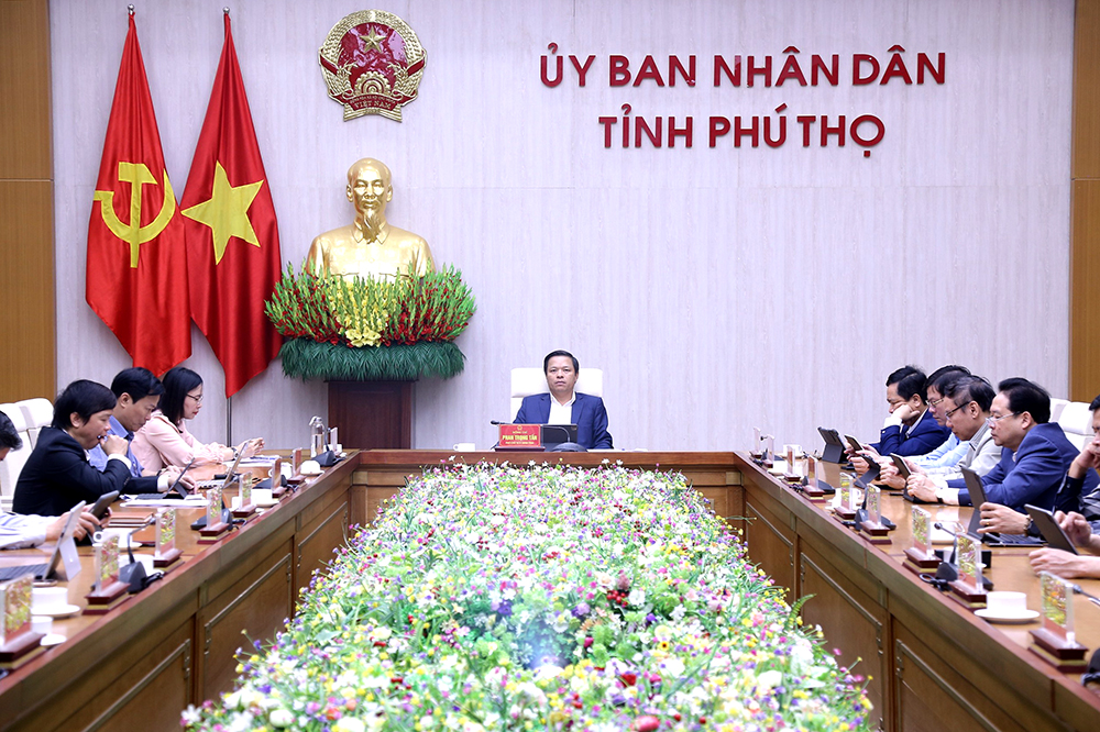 Hội nghị phổ biến, quán triệt Luật Thực hiện dân chủ ở cơ sở và các văn bản liên quan