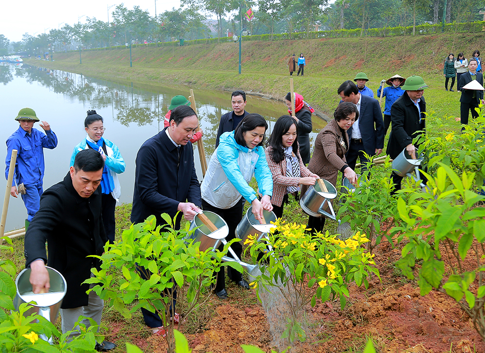 Phát động Tết trồng cây và phong trào “Phụ nữ Đất Tổ chung tay giữ gìn, bảo tồn di sản văn hóa”