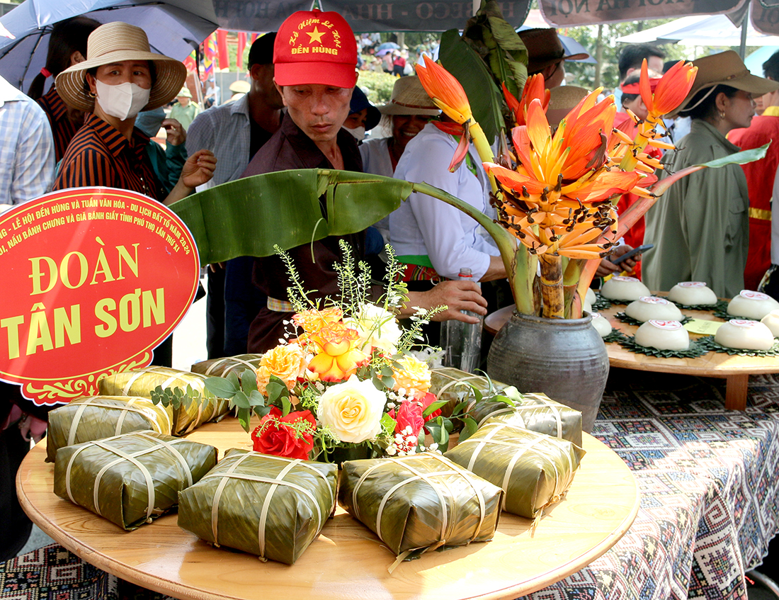 Hội thi “Gói, nấu bánh chưng và giã bánh giầy” tỉnh Phú Thọ lần thứ XI năm 2024