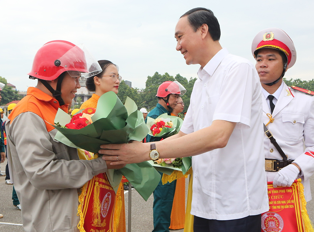 Hội thi nghiệp vụ chữa cháy và cứu nạn, cứu hộ “Tổ liên gia an toàn phòng cháy, chữa cháy”