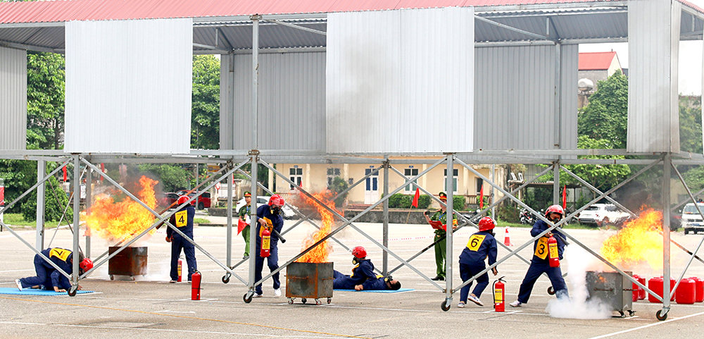 Hội thi nghiệp vụ chữa cháy và cứu nạn, cứu hộ “Tổ liên gia an toàn phòng cháy, chữa cháy”