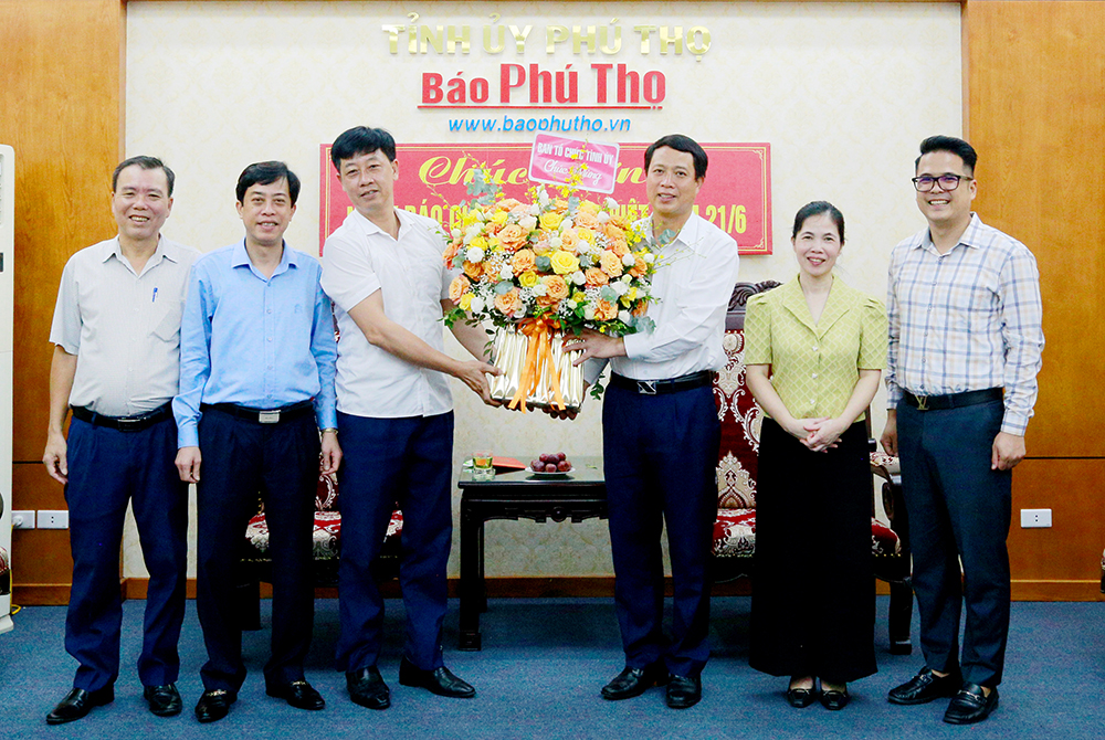 Trưởng Ban Tổ chức Tỉnh ủy thăm, chúc mừng Báo Phú Thọ nhân dịp kỷ niệm 99 năm Ngày Báo chí cách mạng Việt Nam