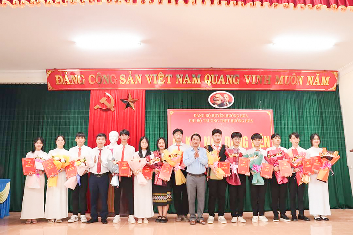 Hướng Hóa chú trọng phát triển đảng viên trong học sinh trung học phổ thông