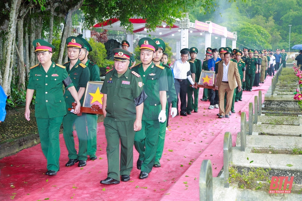 Lễ truy điệu và an táng các liệt sĩ quân tình nguyện và chuyên gia Việt Nam