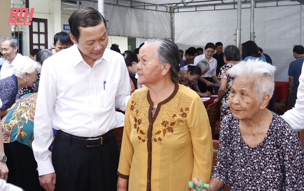 Chủ tịch UBND tỉnh Đỗ Minh Tuấn dự hội nghị lấy ý kiến cử tri về việc nhập huyện Đông Sơn vào TP Thanh Hoá