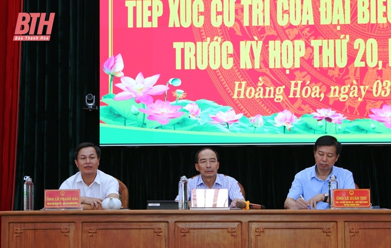 Phó Chủ tịch Thường trực HĐND tỉnh Lê Tiến Lam tiếp xúc với cử tri huyện Hoằng Hóa