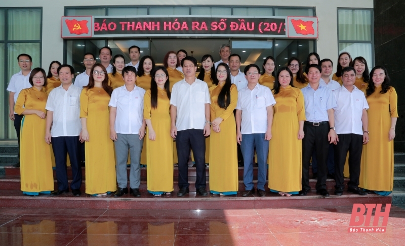 Đồng chí Trưởng Ban Tuyên giáo Tỉnh ủy Đào Xuân Yên thăm, chúc mừng Báo Thanh Hóa