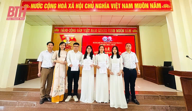 Đảng bộ huyện Cẩm Thủy chăm lo phát triển đảng viên