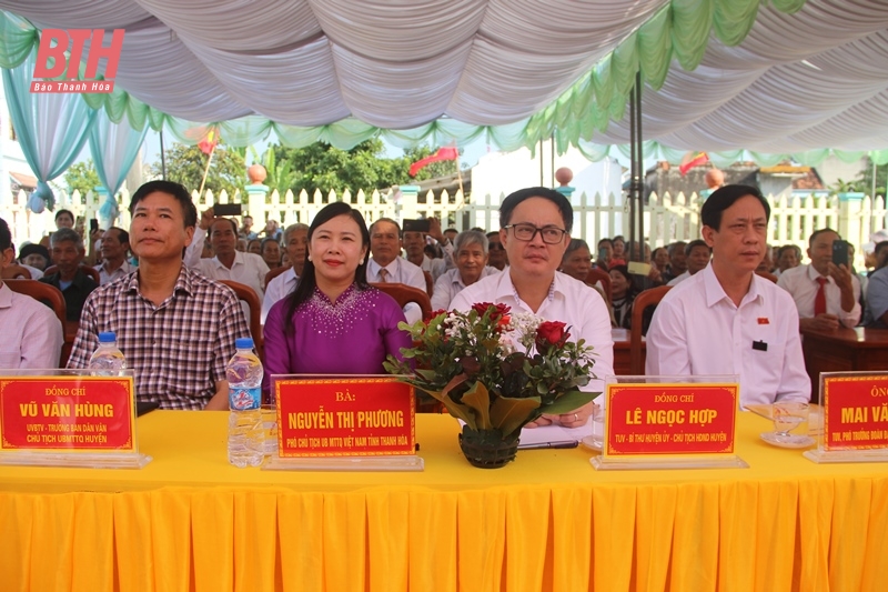 Phó Trưởng đoàn ĐBQH tỉnh Mai Văn Hải chung vui Ngày hội Đại đoàn kết toàn dân tộc tại khu dân cư thôn Nghi Vịnh