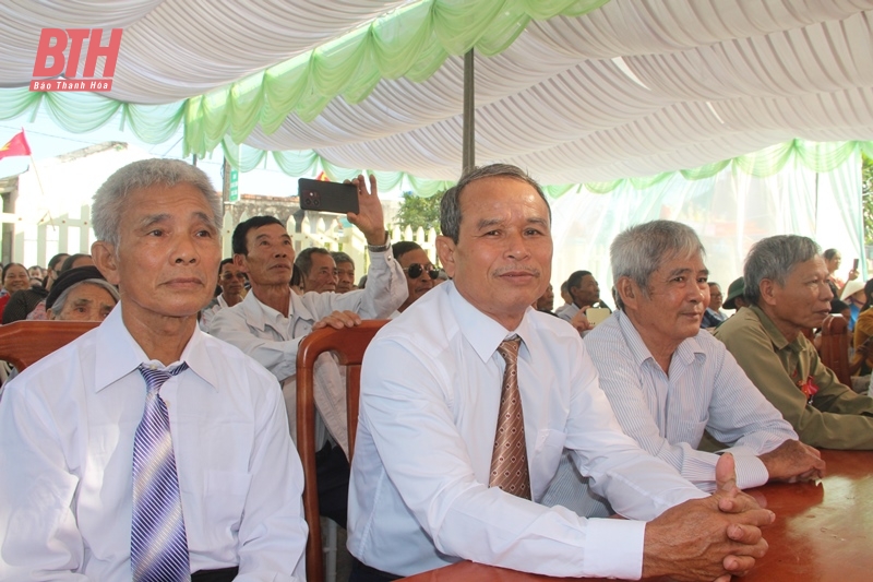 Phó Trưởng đoàn ĐBQH tỉnh Mai Văn Hải chung vui Ngày hội Đại đoàn kết toàn dân tộc tại khu dân cư thôn Nghi Vịnh