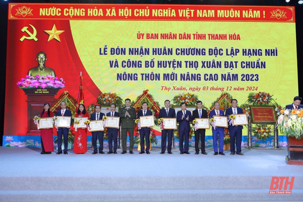 Thọ Xuân đón nhận Huân chương Độc lập hạng Nhì và Bằng công nhận huyện đạt chuẩn nông thôn mới nâng cao