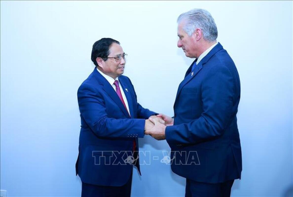 Thủ tướng Phạm Minh Chính gặp Bí thư Thứ nhất Đảng Cộng sản Cuba, Chủ tịch nước Cộng hòa Cuba, Miguel Díaz Canel Bermúdez. (Ảnh: Dương Giang/TTXVN)