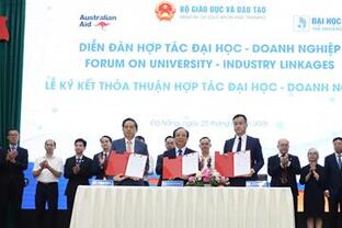 Thúc đẩy hợp tác “3 nhà” trong đào tạo, nghiên cứu phát triển công nghệ chiến lược