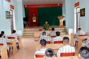 Học Bác từ những điều giản dị