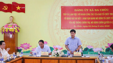 Ủy viên Trung ương Đảng, Phó trưởng Ban Tổ chức Trung ương Nguyễn Thành Tâm  khảo sát mô hình chính quyền địa phương 2 cấp tại xã Ba Chúc