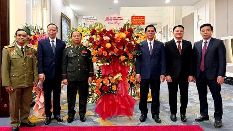 Phó Chủ tịch UBND tỉnh Lê Xuân Lợi dự Lễ Kỷ niệm 50 năm Quốc khánh nước Cộng hòa Dân chủ Nhân dân Lào