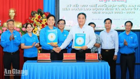Thành lập Công đoàn phường Bình Đức và xã Bình Hòa, quản lý hơn 3.300 đoàn viên 