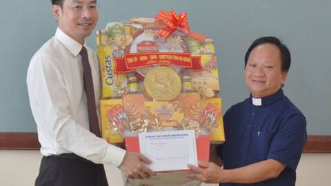 Phó Bí thư Thường trực Tỉnh ủy, Chủ tịch HĐND tỉnh An Giang Nguyễn Thanh Nhàn chúc mừng lễ Giáng sinh 2025 