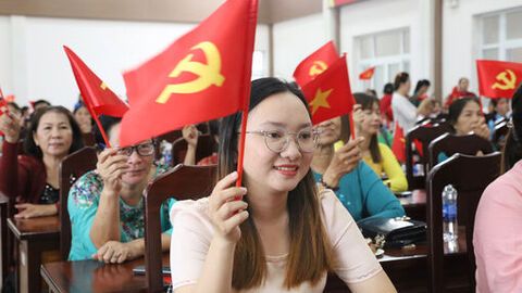 Đảng ủy phường Rạch Giá họp mặt - tọa đàm “Tự hào lịch sử - vững bước tương lai”