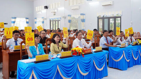 HĐND xã Bình Thạnh Đông thống nhất thông qua nghị quyết về việc sắp xếp các ấp trên địa bàn